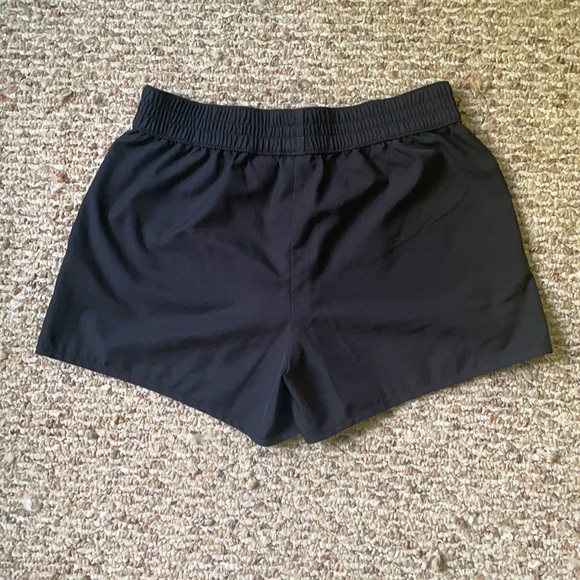 Women’s black athletic shorts - Picture 2 of 3